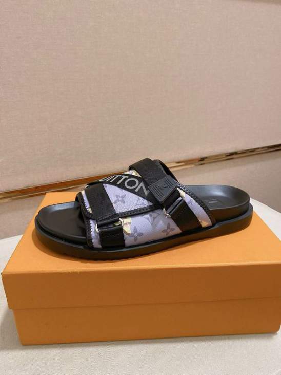 Picture of Louis Vuitton Slippers _SKULVsz38-45hnh03271024